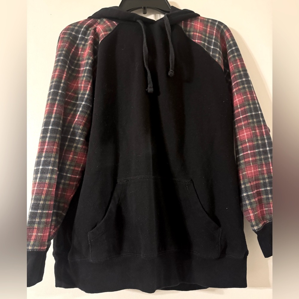 Torrid 00 holiday hoodie